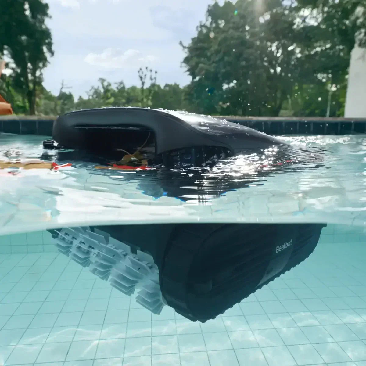 What Is the Best Above-Ground Pool Cleaner? Top-Rated Robotic Pool Cleaners